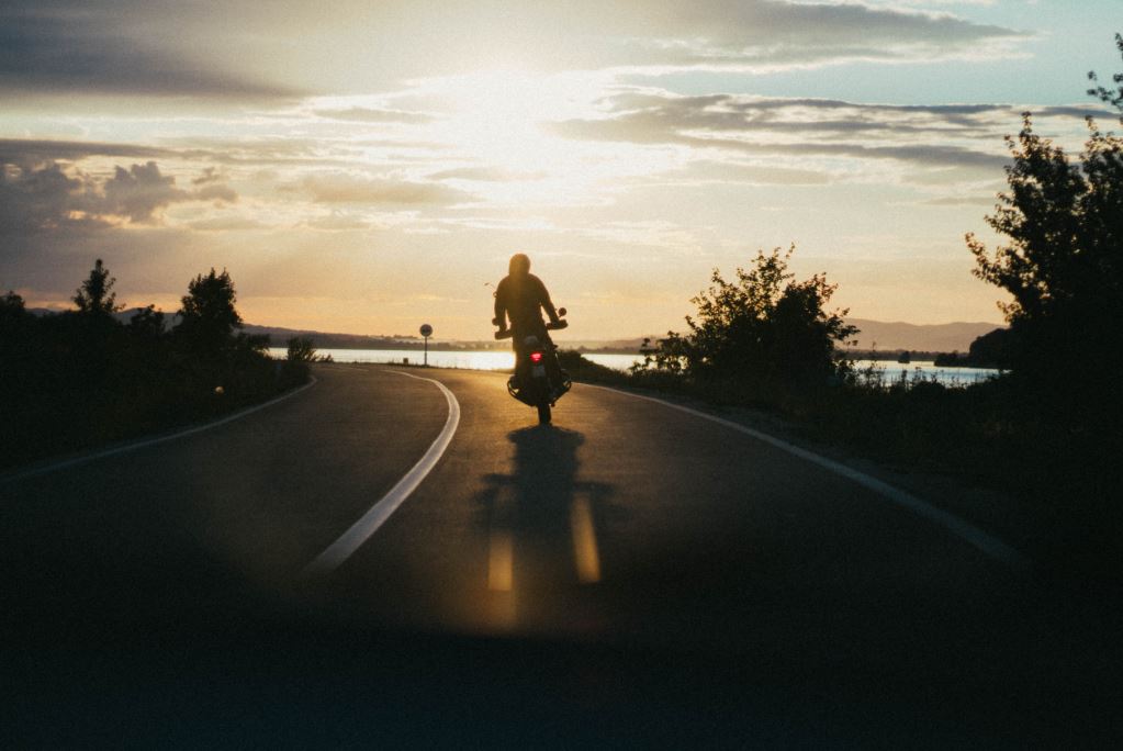 Motorradfahren_Sonnenuntergang