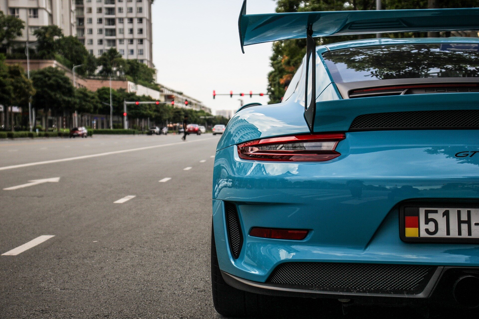 Read more about the article Ein Tag voller Freiheit: Warum du einen Porsche mieten solltest