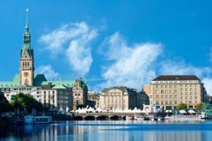 Mehr über den Artikel erfahren Abenteuer zwischen Elbe und Elphi